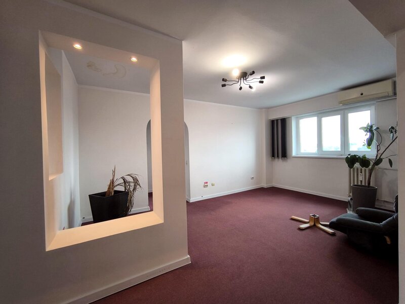 Mihai Bravu, Obor apartament 4 camere nemobilat, ideal activitate birou