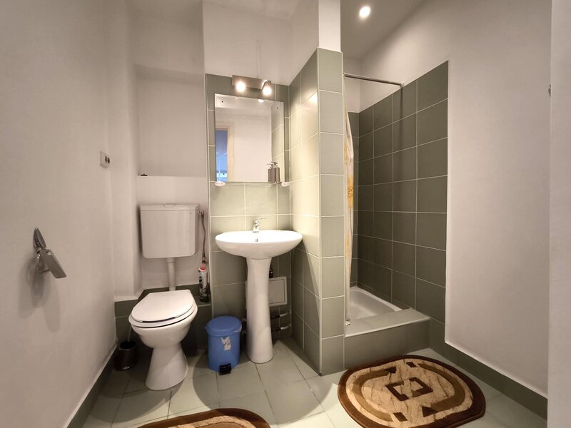 Mihai Bravu, Obor apartament 4 camere nemobilat, ideal activitate birou