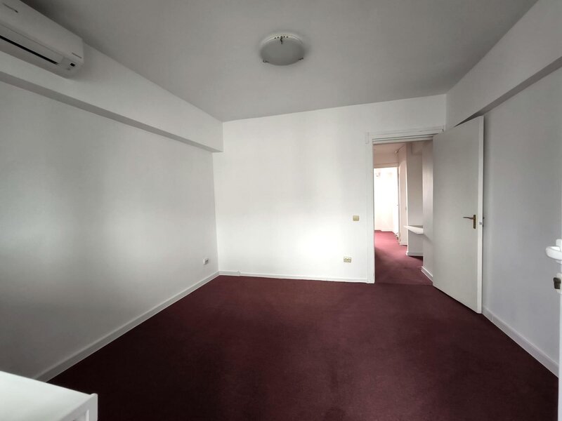 Mihai Bravu, Obor apartament 4 camere nemobilat, ideal activitate birou